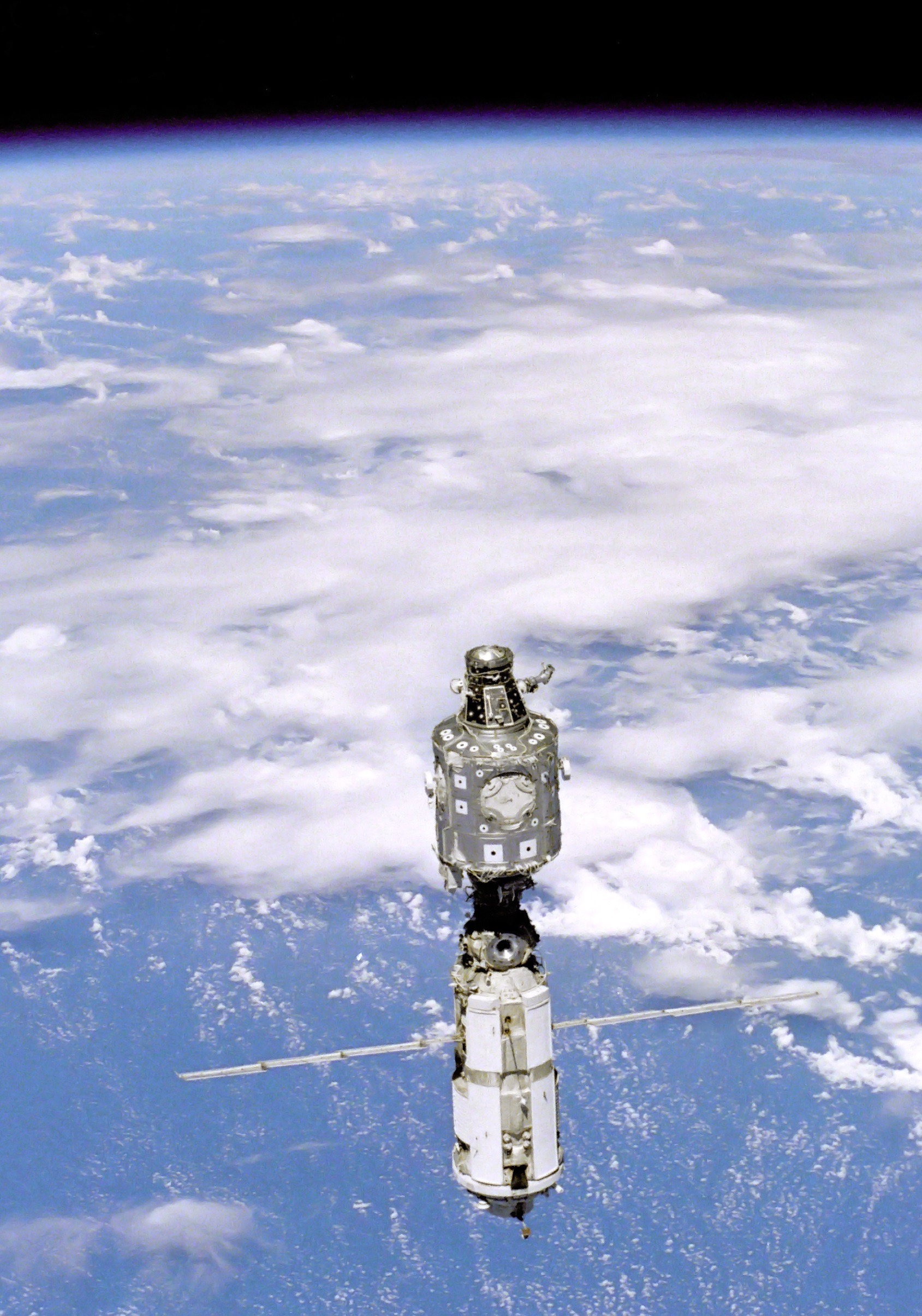 Международная космическая станция в 1998 году